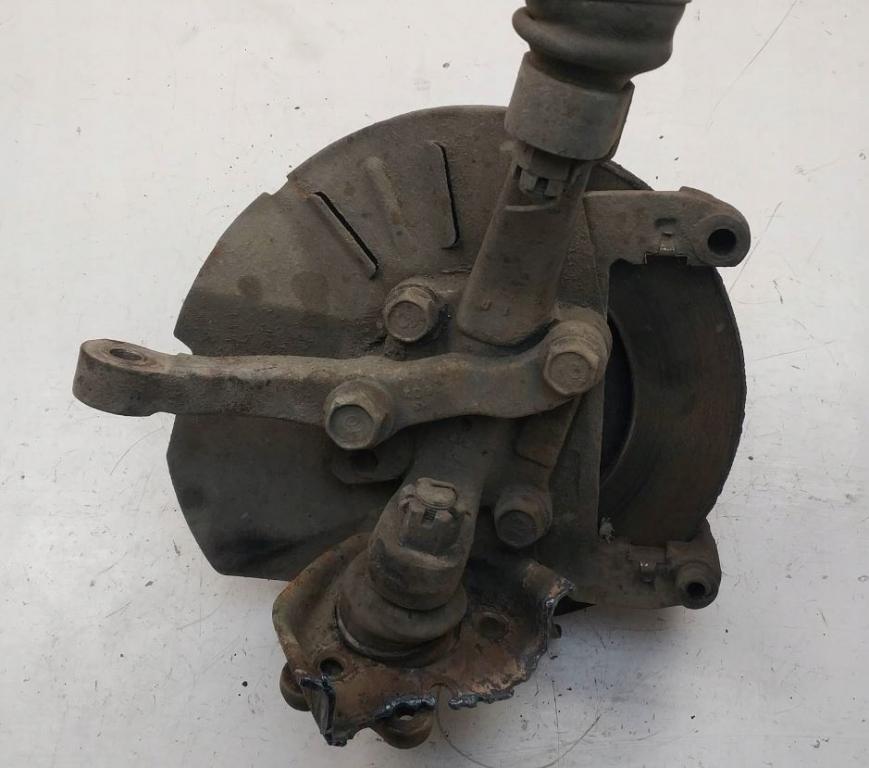 Kia K2500 2.5 TCI diesel 69 kW 2003  Náboj kolesa predný pravý