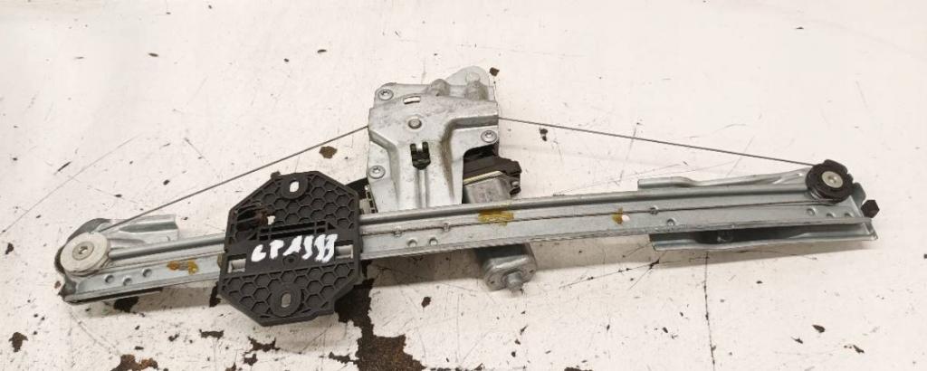 Dacia Sandero II 2012-2020 hatchback 1.0 SCE 12v petrol MT 54 kW 2018  Mechanizmus sťahovania okna predný ľavý 807211440R