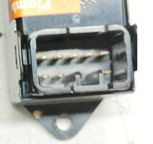 Peugeot 4007 2007-2013 suv Prepínač ovládania okna predný pravý 8608A182