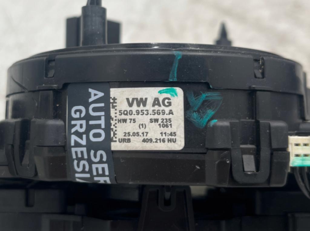 Volkswagen Golf VII 2012-2020 Prepínacie páčky pod volantom 5Q0953569A 5Q0953502N 5Q0953521L