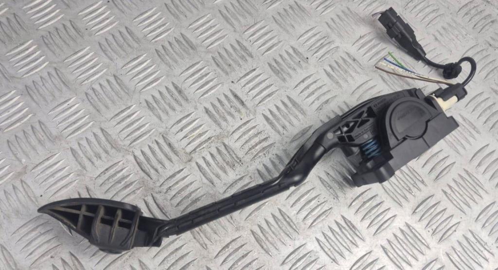 Peugeot 607 sedan 2.0 HDI diesel MT 80 kW 2002  Potenciometer plynového pedálu 9651510780