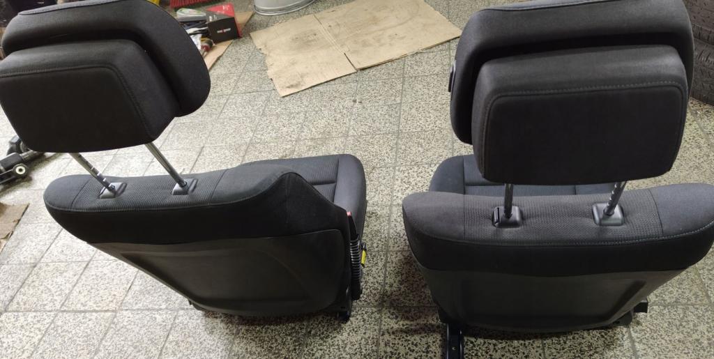 BMW X3 E83 2003-2010 hatchback 2.0 D diesel MT 110 kW 2007  Sedadlo komplet prave+lave vyhrievane