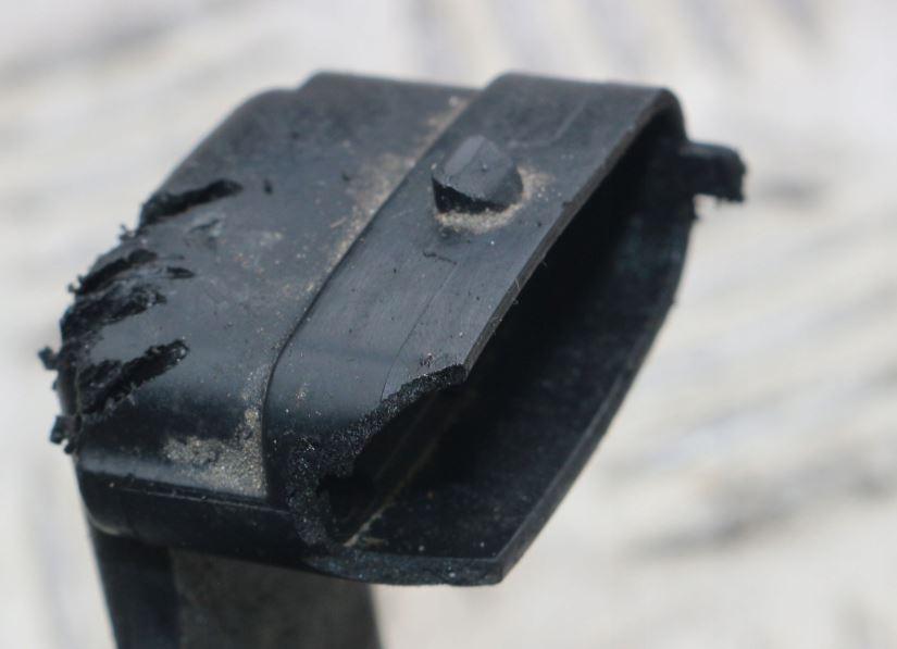 Kia Carens III 2006-2013 hatchback 1.4 16v petrol MT 66.2 kW 2012  Sacie potrubie 28381-27450