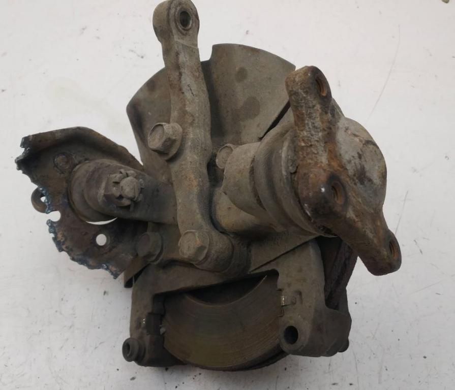 Kia K2500 2.5 TCI diesel 69 kW 2003  Náboj kolesa predný pravý