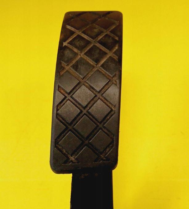 Audi A4 B6 2000-2004 sedan 1.9 TDI diesel MT 96 kW 2002  Potenciometer plynového pedálu 8E1721523B