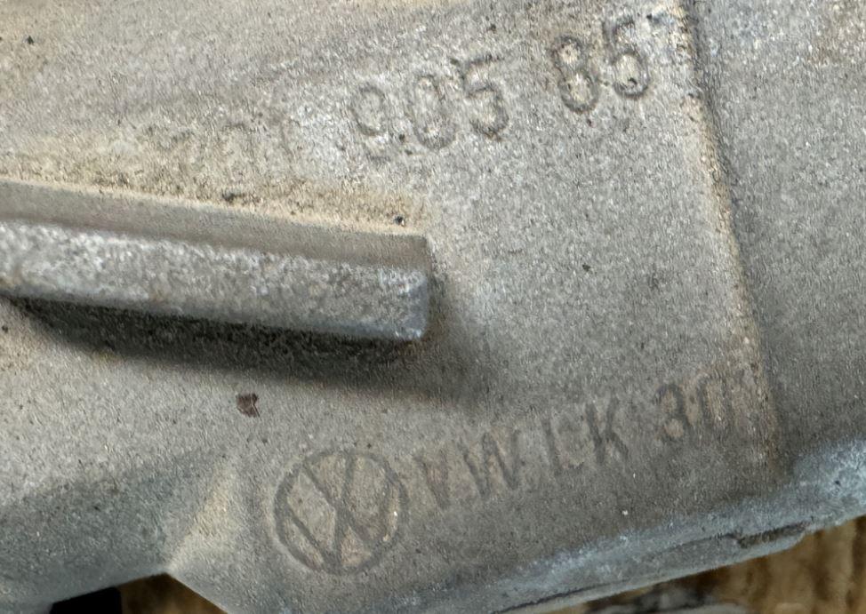 Volkswagen Transporter T4 1990-2003 1.9 TD diesel MT 50 kW 1996  Spínacia skrinka 701905851