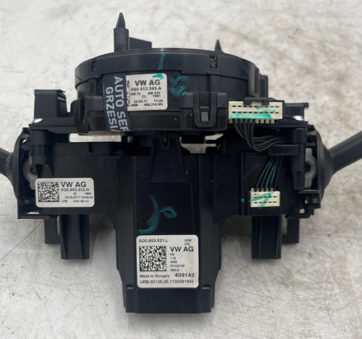Volkswagen Golf VII 2012-2020 Prepínacie páčky pod volantom 5Q0953569A 5Q0953502N 5Q0953521L