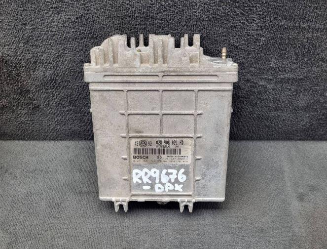 Volkswagen Golf III 1991-1998 hatchback 1.9 TD diesel MT 55 kW 1995  Riadiaca jednotka motora 028906021HD 0281001729