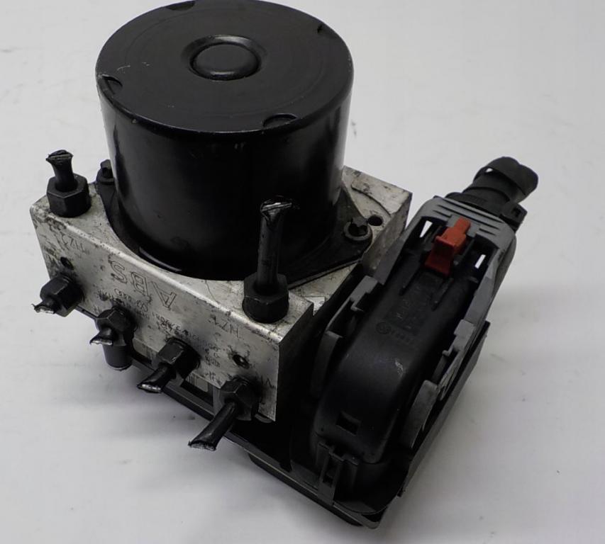 Skoda Fabia I 1999-2007 hatchback 1.4 petrol MT 50 kW 2000  Pumpa ABS 0265231712 6Q0614117S 0265800511 6Q0907379AF