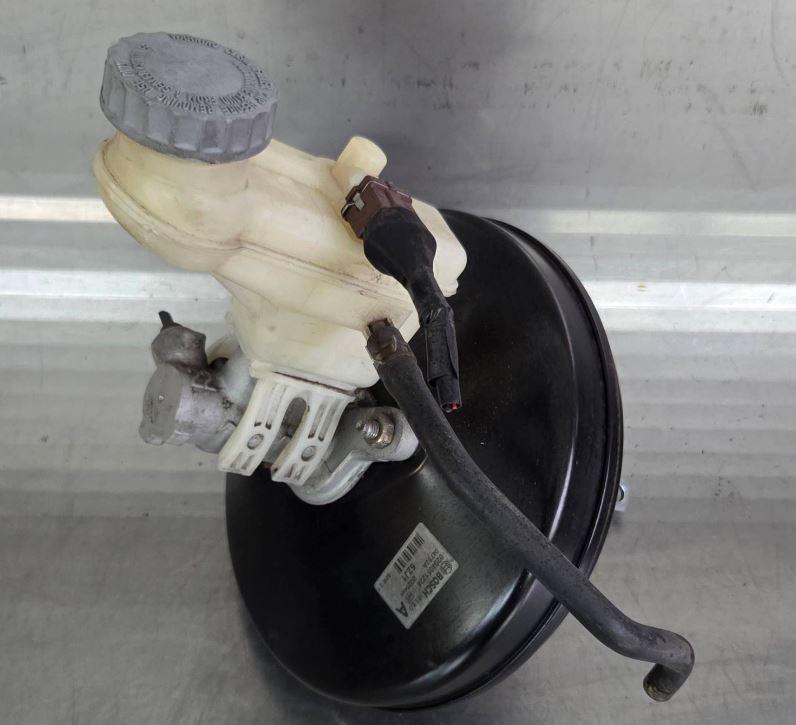 Suzuki Swift Mk6 2005-2010 hatchback 1.3 petrol MT 68 kW 2007  Posilňovač bŕzd 0204051224