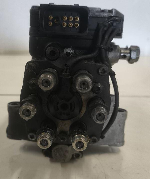 Audi A6 C5 1997-2004 sedan 2.5 TDI diesel AT 132 kW 2004  Vstrekovacie čerpadlo 059130106EX 0986444016