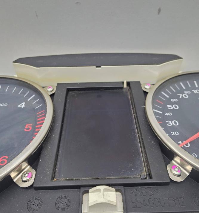 Audi A6 C6 2004-2011 combi 2.0 TDI diesel MT 103 kW 2007  Prístrojová doska 4F0920901G