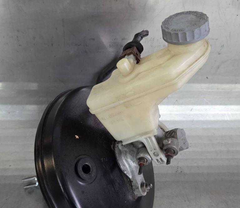 Suzuki Swift Mk6 2005-2010 hatchback 1.3 petrol MT 68 kW 2007  Posilňovač bŕzd 0204051224