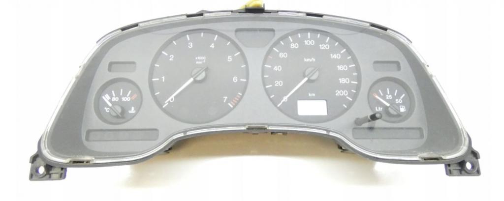 Opel Astra II 1998-2009 sedan 1.6 16v petrol MT 74 kW 2002  Prístrojová doska 90561456QR