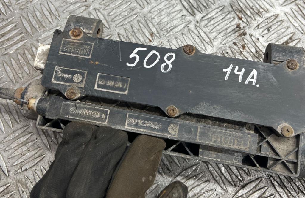 Peugeot 508 2010-2018 combi 2.0 HDI diesel AT 120 kW 2013  Ručná brzda elektrická 9874350580