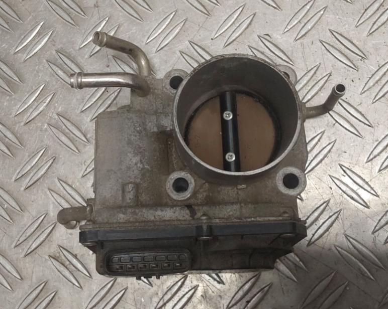 Toyota Rav4 II 2000-2005 suv 2.0 VVTI petrol 110 kW 2003  Škrtiaca klapka 22030-28060