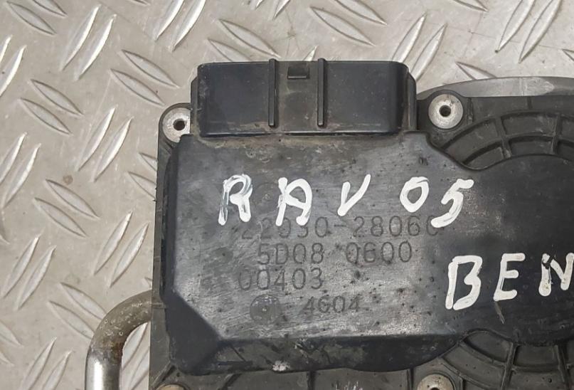 Toyota Rav4 II 2000-2005 suv 2.0 VVTI petrol 110 kW 2003  Škrtiaca klapka 22030-28060
