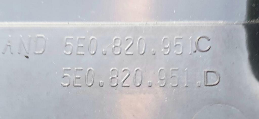 Skoda Octavia III 2013- hatchback 1.2 TSI petrol MT 63 kW 2016  Mriežka kúrenia (fukár) 5E0820951C