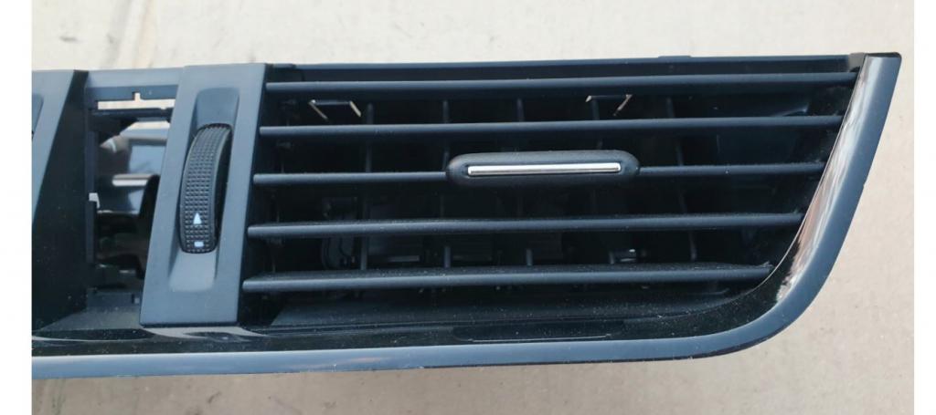 Skoda Octavia III 2013- hatchback 1.2 TSI petrol MT 63 kW 2016  Mriežka kúrenia (fukár) 5E0820951C