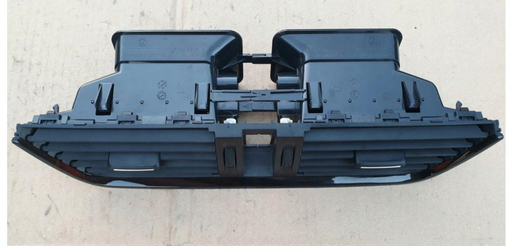 Skoda Octavia III 2013- hatchback 1.2 TSI petrol MT 63 kW 2016  Mriežka kúrenia (fukár) 5E0820951C