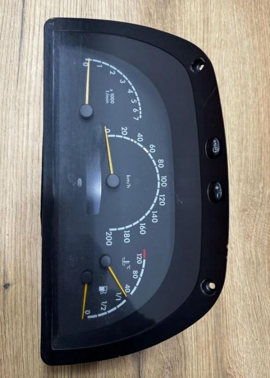 Mercedes Vito W638 1996-2003 2.2 CDI diesel 90 kW 1998  Prístrojová doska A0004466021 0014464221