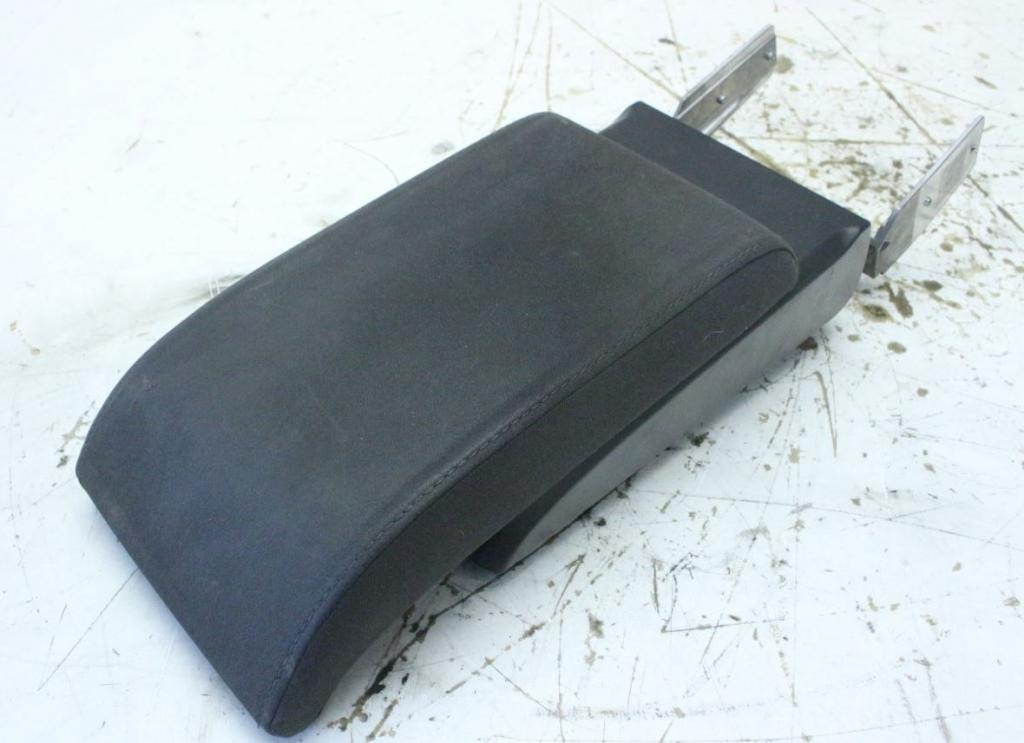 Volkswagen Touran I 2003-2015 hatchback 1.9 TDI diesel MT 77 kW 2004  Lakťová opierka 1T0864208