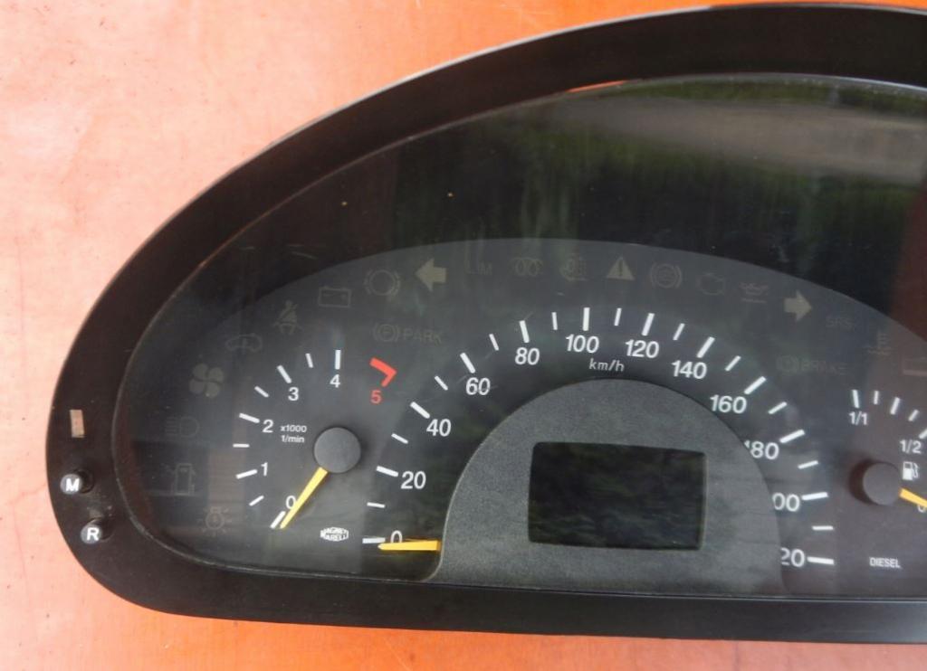 Mercedes Vito W639 2003-2014 2.2 CDI diesel MT 110 kW 2003  Prístrojová doska A6394462921