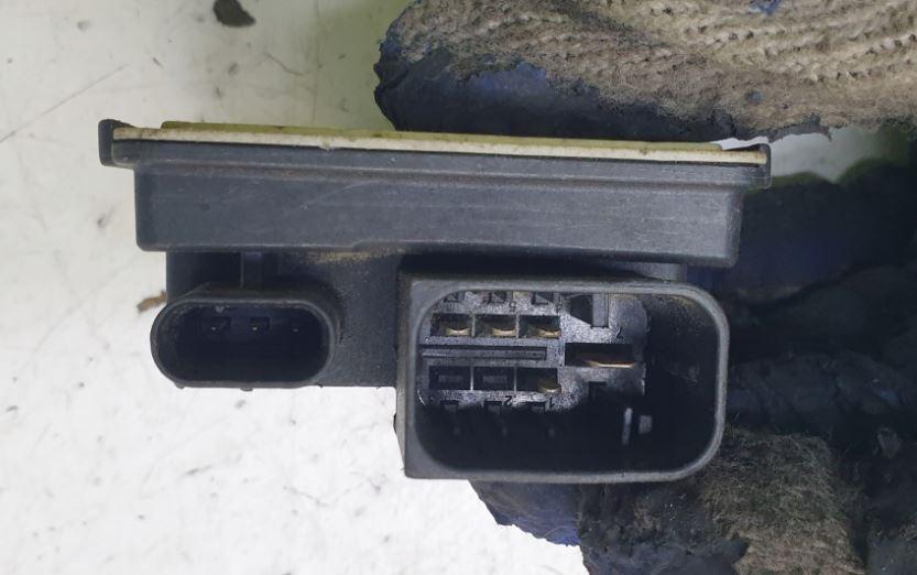 BMW 1 F20 2011-2019 hatchback 2.0 D diesel MT 85 kW 2014  Relé 857008702