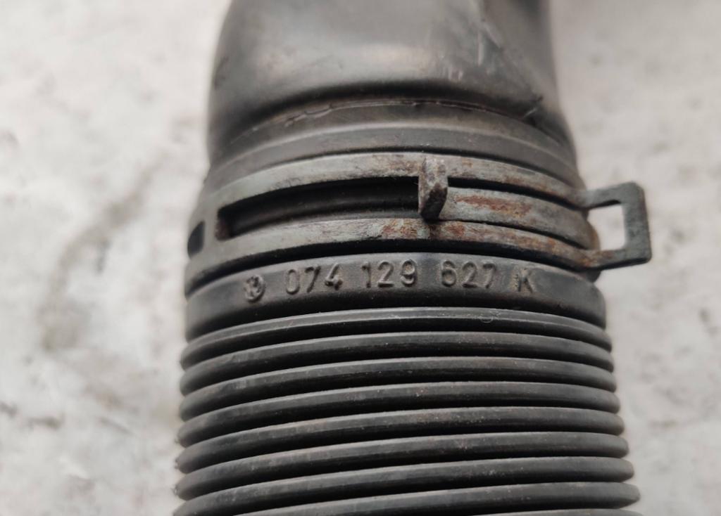 Volkswagen Transporter T4 1990-2003 2.5 petrol AT 85 kW 1997  Prívod (vedenie) vzduchu 074129715F 07412967K