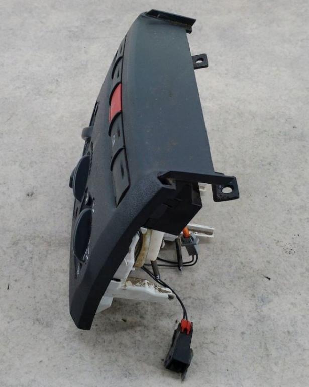 Fiat Ducato II 1994-2006 2.5 TD diesel 85 kW 1997  Panel kúrenia/klimatizácie 7353061040