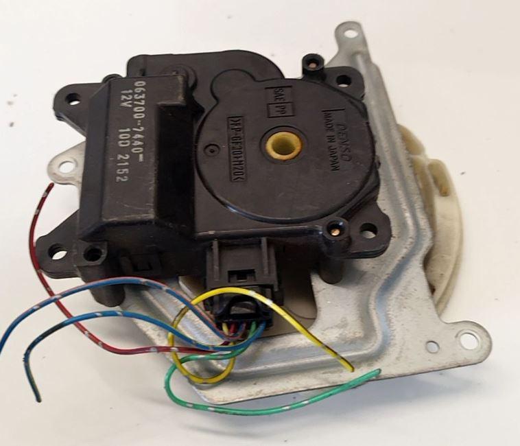 Toyota Previa 2.0 D4D 85 kw  2003  Motorček kúrenia 0637007440