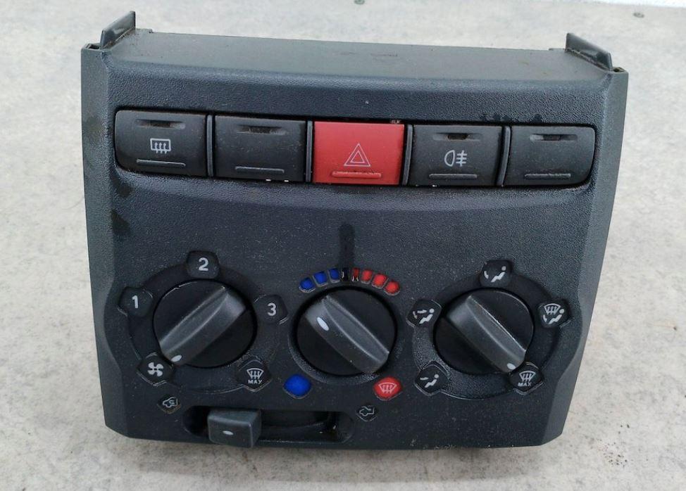 Fiat Ducato II 1994-2006 2.5 TD diesel 85 kW 1997  Panel kúrenia/klimatizácie 7353061040