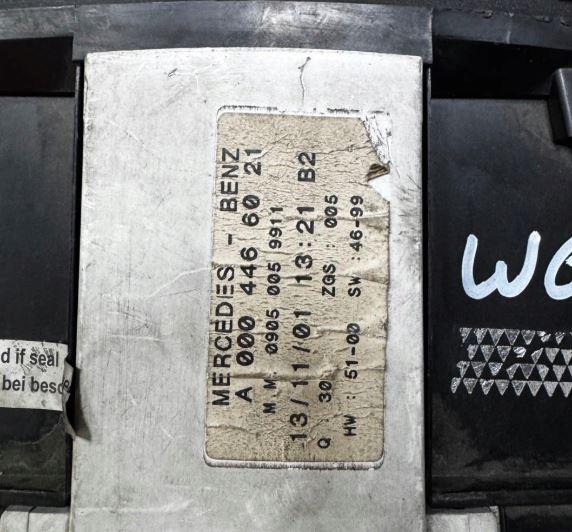 Mercedes Vito W638 1996-2003 2.2 CDI diesel 90 kW 1998  Prístrojová doska A0004466021 0014464221