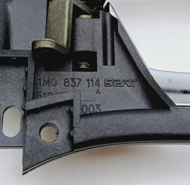 Seat Leon I 1999-2005 hatchback 1.4 16v petrol MT 55 kW 2000  Kľučka dverí vnútorná predná pravá 1M0837114