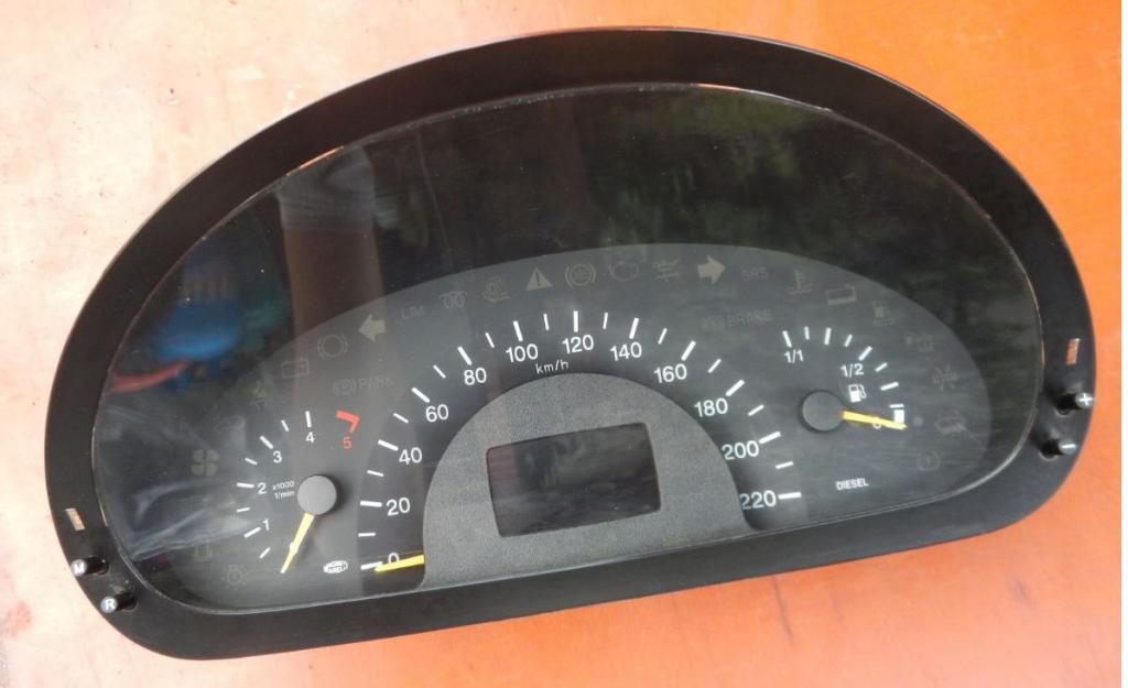 Mercedes Vito W639 2003-2014 2.2 CDI diesel MT 110 kW 2003  Prístrojová doska A6394462921