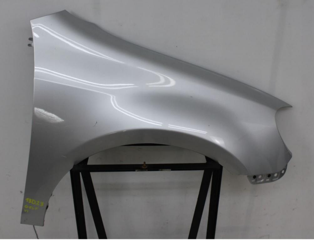 Volkswagen Golf VI 2008-2013 hatchback 1.4 16v petrol MT 59 kW 2009  Blatník predný pravý LA7W