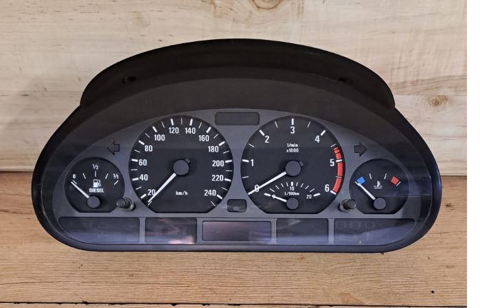 BMW 3 E46 1998-2007 combi 3.0 D diesel AT 135 kW 2000  Prístrojová doska 6906884   0263606265