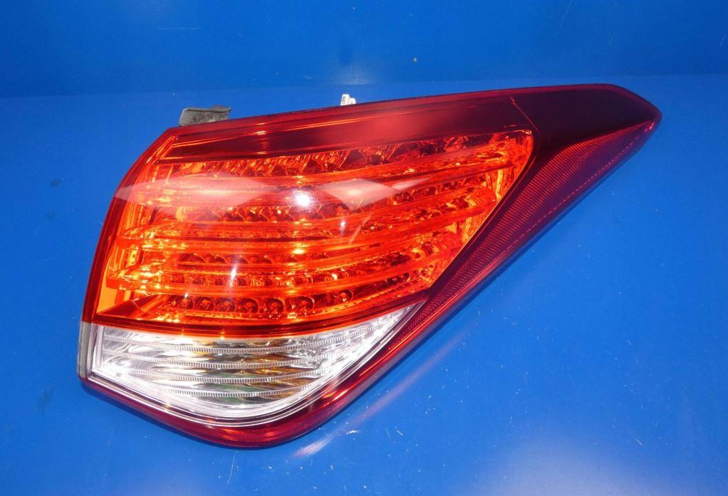 Hyundai I40 sedan 1.7 CRDI diesel MT 85 kW 2012  Svetlo zadné pravé