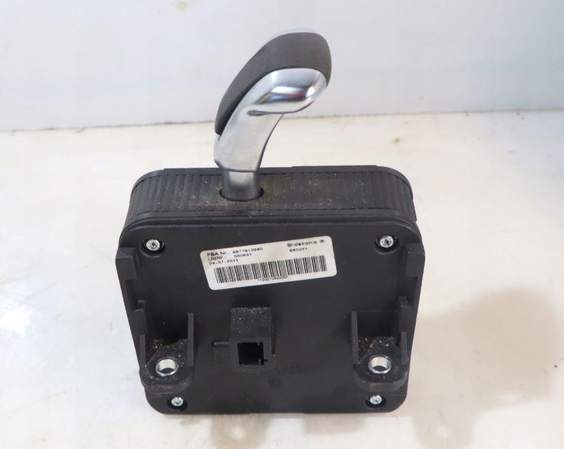 Citroen C4 II 2010-2017 hatchback 1.6 HDI diesel MT 82 kW 2012  Rýchlostná páka (kulisa) 9677813280