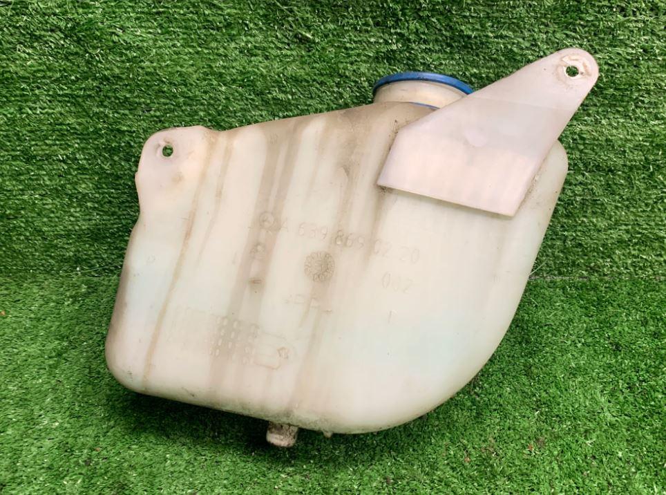 Mercedes Vito W639 2003-2014 2.2 CDI diesel MT 110 kW 2003  Nádržka ostrekovačov A6398690220