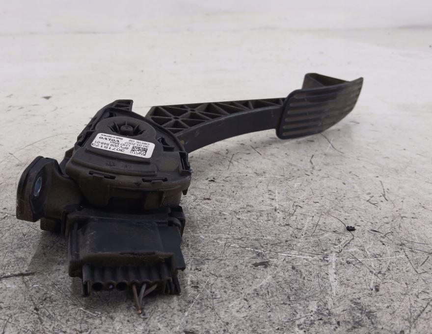 Volvo S60 I 2000-2010 sedan 2.4 D5 diesel MT 136 kW 2007 Potenciometer plynového pedálu 30715173