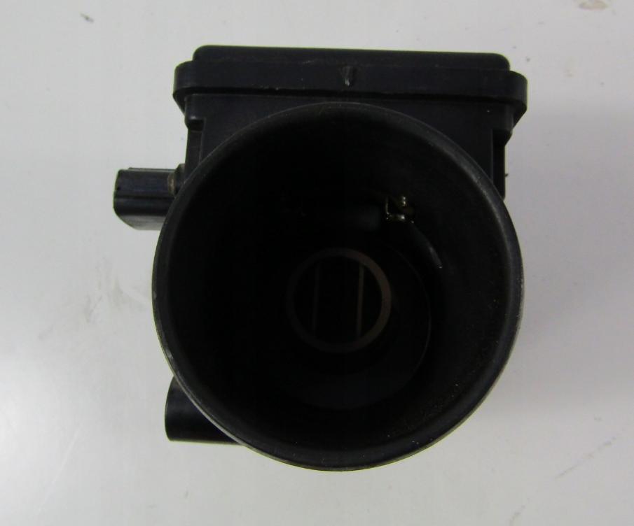 Mazda 323f hatchback 1.5 petrol MT 65 kW 1998  Váha vzduchu E5T51171