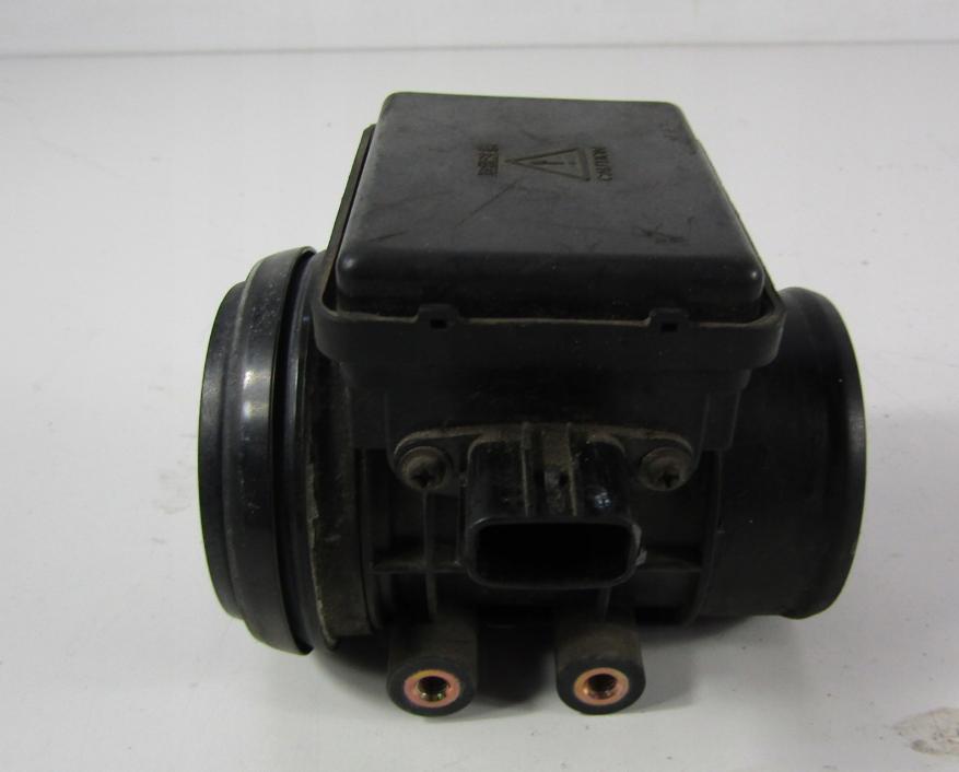 Mazda 323f hatchback 1.5 petrol MT 65 kW 1998  Váha vzduchu E5T51171