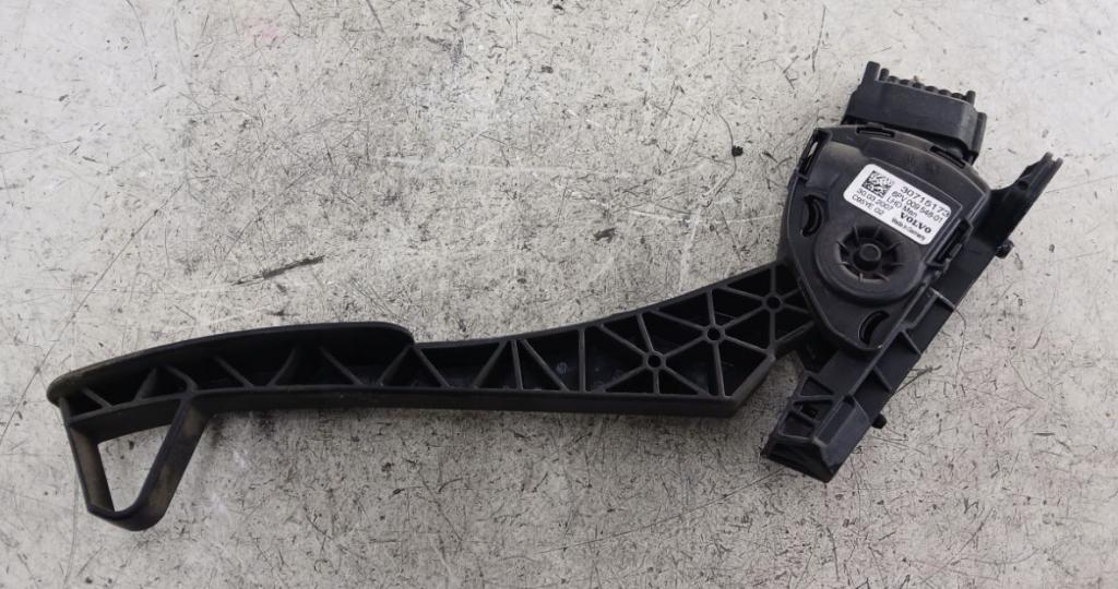 Volvo S60 I 2000-2010 sedan 2.4 D5 diesel MT 136 kW 2007 Potenciometer plynového pedálu 30715173