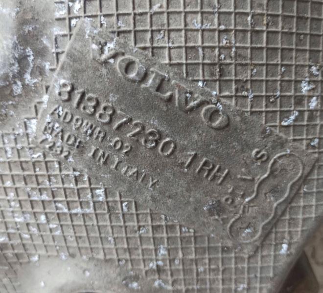 Volvo XC90 I 2002-2014 suv 2.4 D5 diesel AT 120 kW 2004  Rameno zadné pravé 31387230