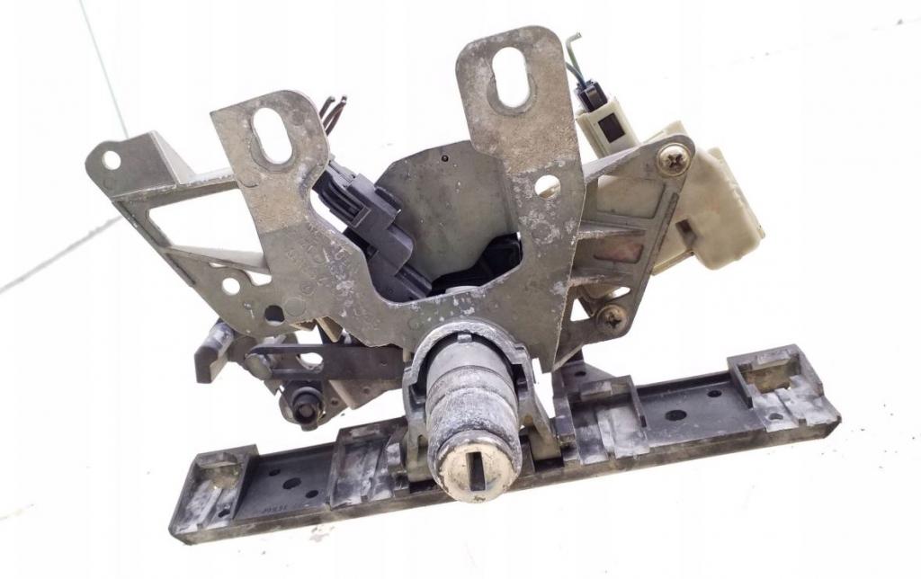 Volkswagen Passat B5 1995-2005 sedan 1.8 petrol MT 92 kW 1998  Zámok zadnej kapoty 3B0827297