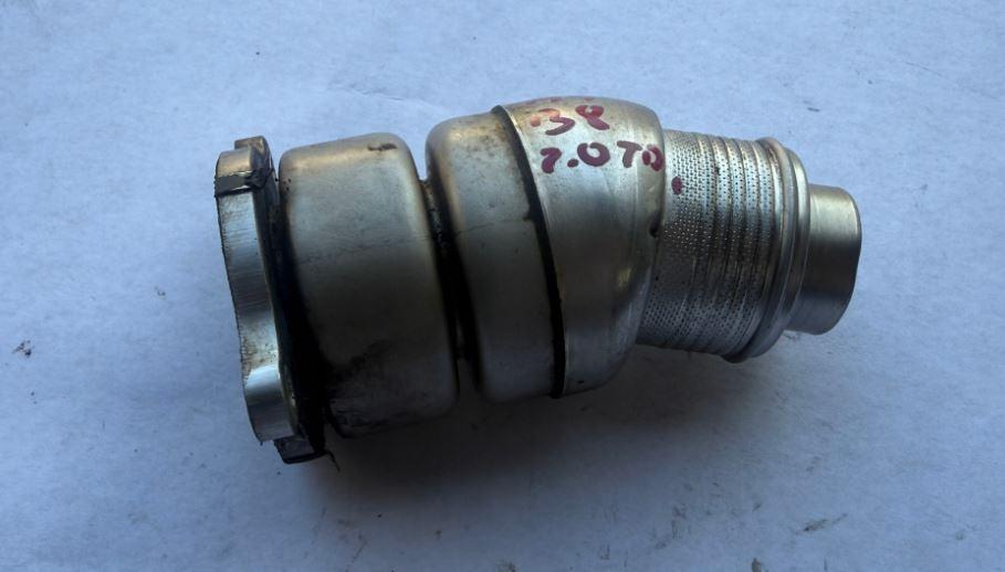 Volkswagen Passat B6 2005-2010 combi 2.0 TDI diesel MT 103 kW 2005  Regulátor (nastavovač) turbodúchadla 03L131111E