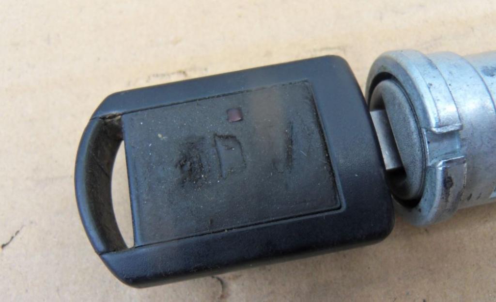 Opel Meriva A 2002-2010 hatchback 1.7 CDTI diesel MT 74 kW 2004  Spínacia skrinka 13107754