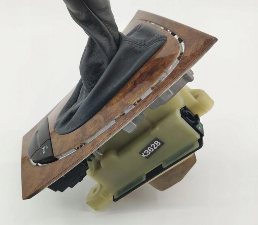 Mercedes E W211 2002-2009 sedan 1.8 KOMPRESSOR petrol AT 120 kW 2007  Rýchlostná páka (kulisa) A2112673124