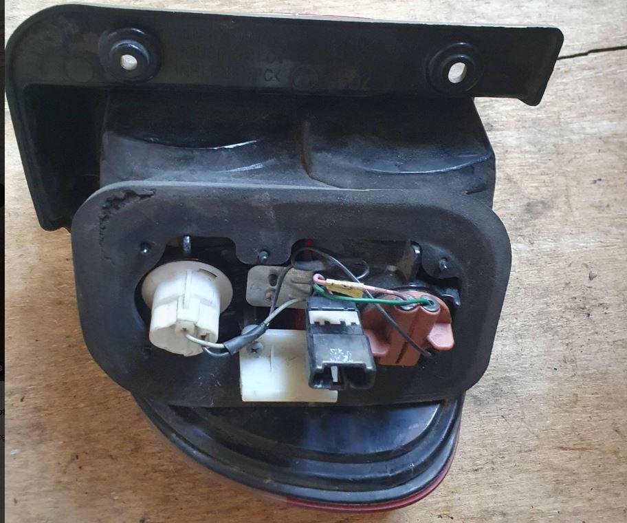 Hyundai H1 hatchback 2.4 petrol MT 82 kW 1997  Svetlo zadné pravé 924024A6